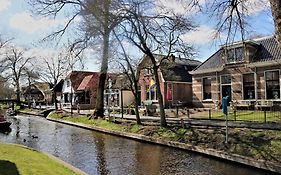 Beautiful Apartment In Giethoorn With Canoe And Parking